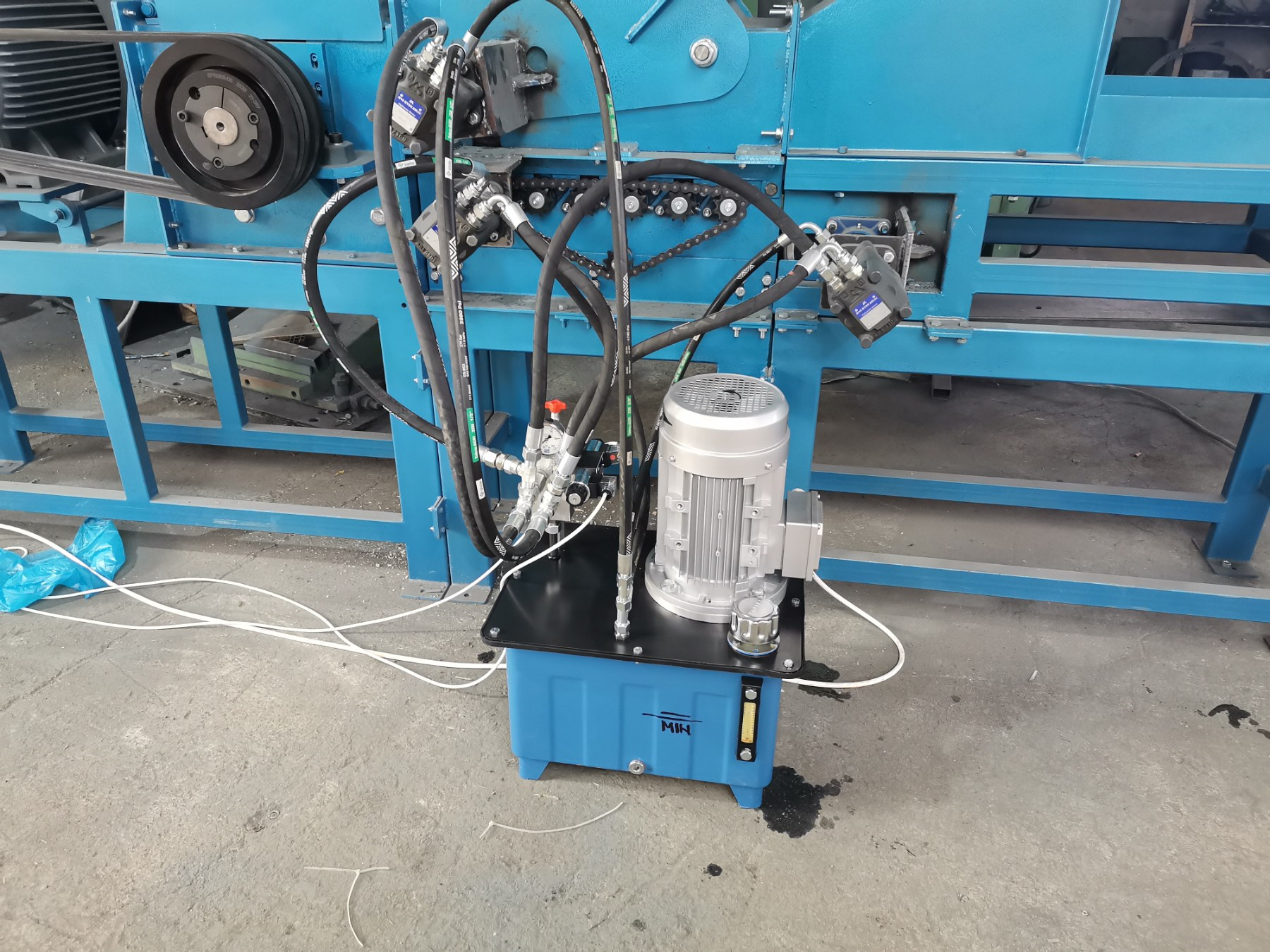 Za mašinu za obradu lima više operacija