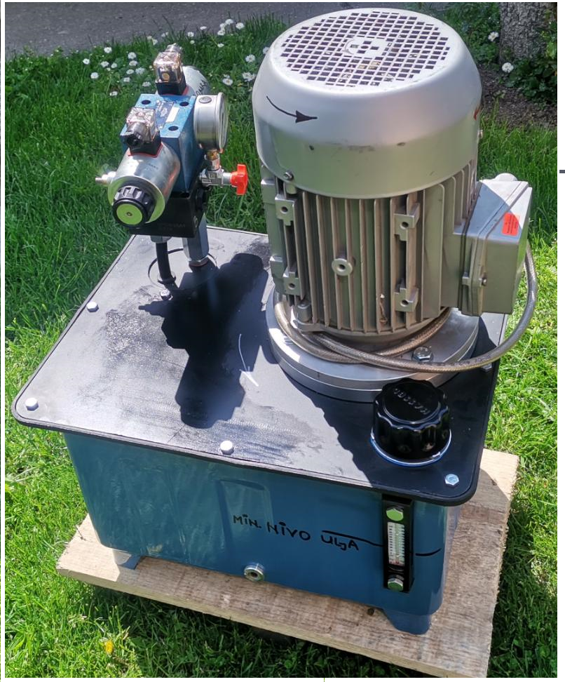 Za sabijanje slame, velika potisna sila